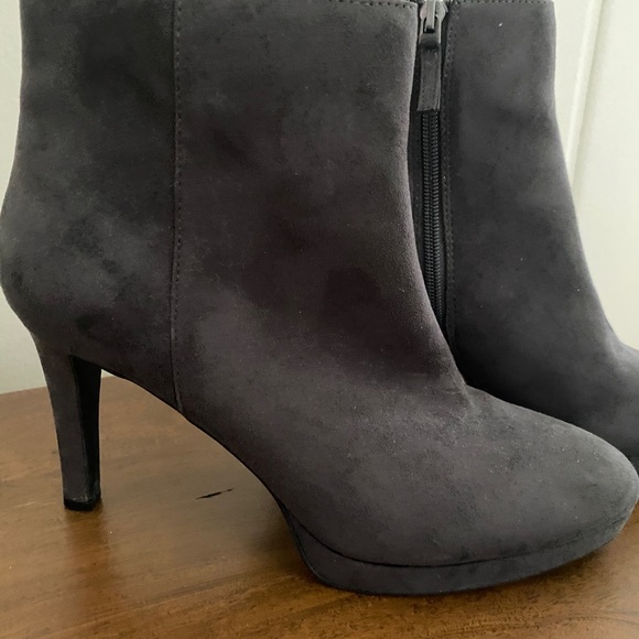 Isaac Mizrahi - Cutest booties ISO fashion oriented owner! - Picture 6 of 8